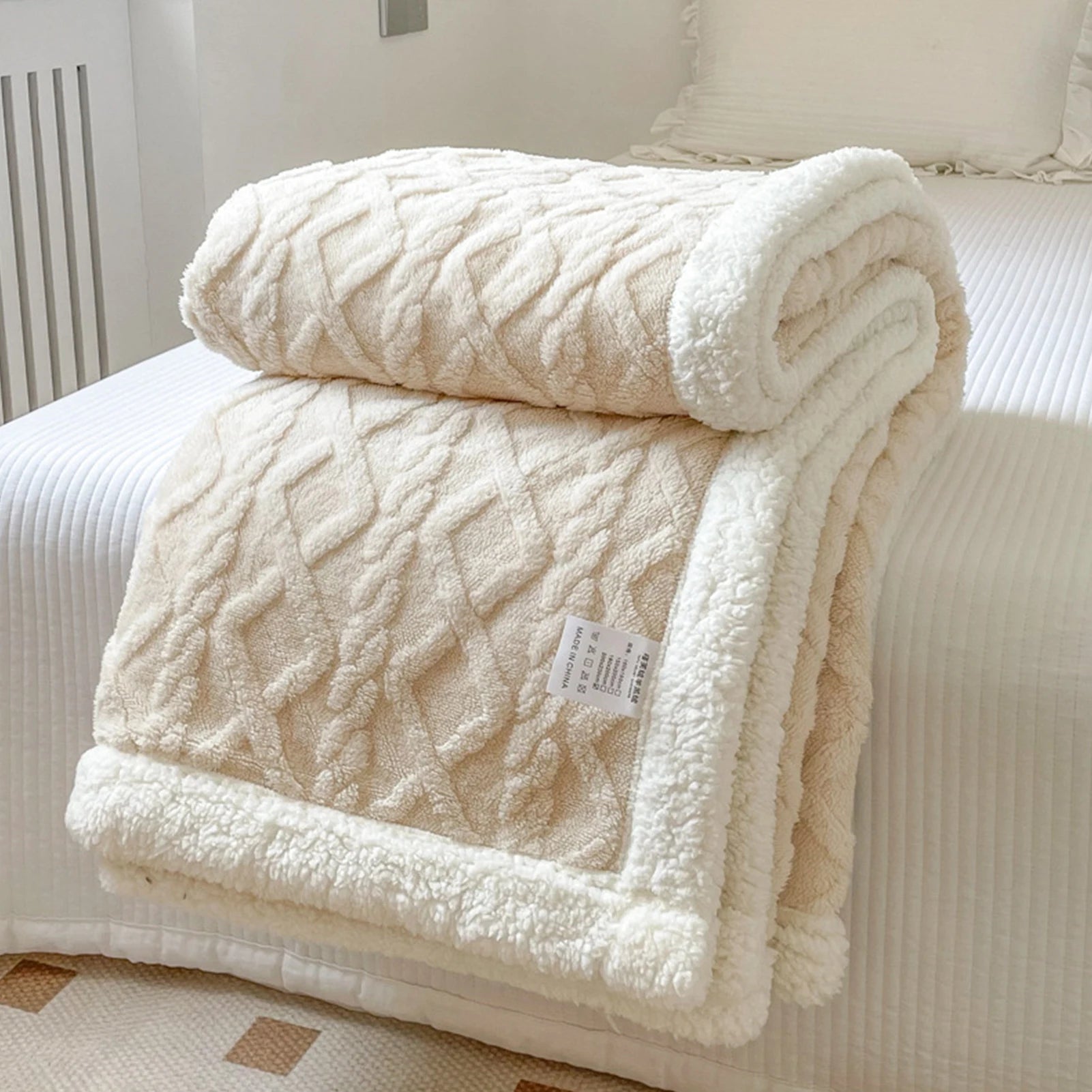 Winter Blanket 3D Jacquard Double-sided Fluff Plush Double-layer Thickened Blanket Solid Color Colorfast Sofa Throw Blanket