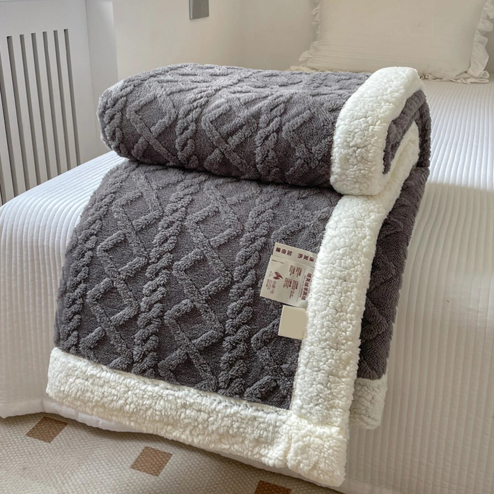 Winter Blanket 3D Jacquard Double-sided Fluff Plush Double-layer Thickened Blanket Solid Color Colorfast Sofa Throw Blanket