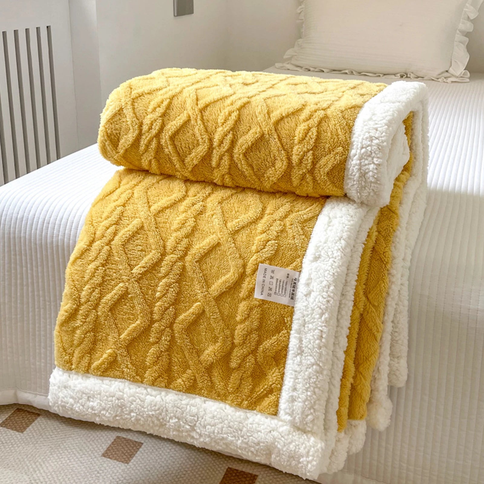 Winter Blanket 3D Jacquard Double-sided Fluff Plush Double-layer Thickened Blanket Solid Color Colorfast Sofa Throw Blanket