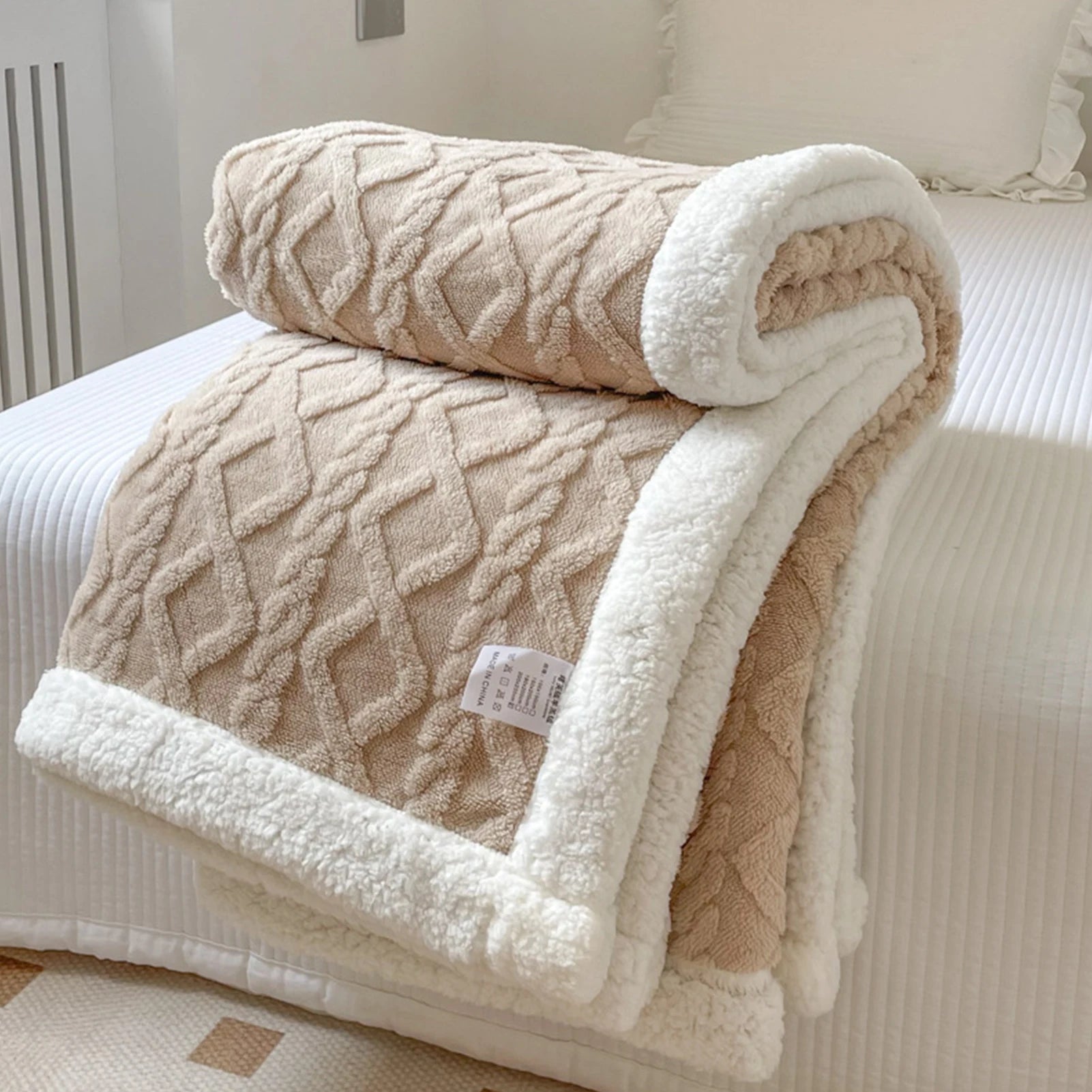 Winter Blanket 3D Jacquard Double-sided Fluff Plush Double-layer Thickened Blanket Solid Color Colorfast Sofa Throw Blanket