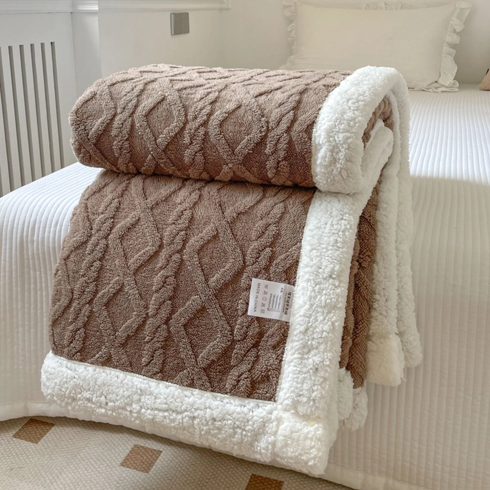 Winter Blanket 3D Jacquard Double-sided Fluff Plush Double-layer Thickened Blanket Solid Color Colorfast Sofa Throw Blanket